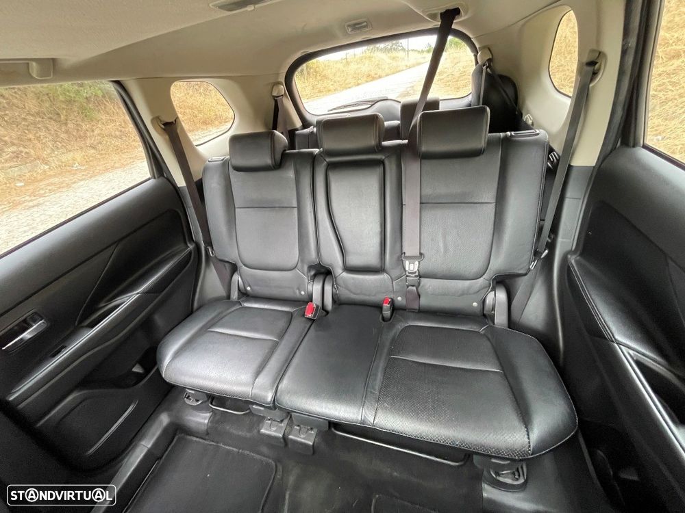Mitsubishi Outlander 2.2 DI-D Instyle - 43