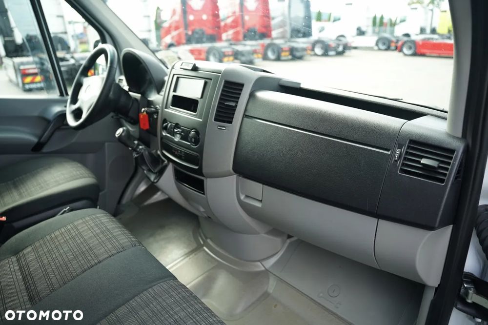 Mercedes-Benz SPRINTER 310 CDI / BRYGADÓWKA  7 MIEJSC / MANUAL / BLASZAK / FURGON - 30