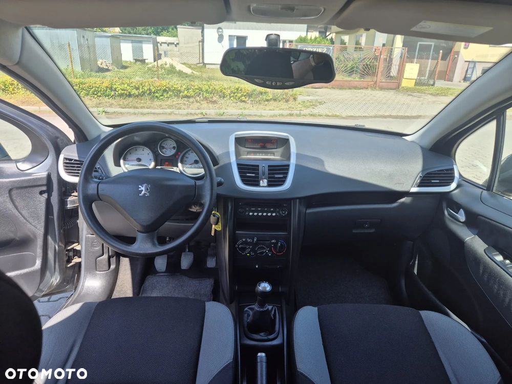 Peugeot 207 75 Urban Move - 23