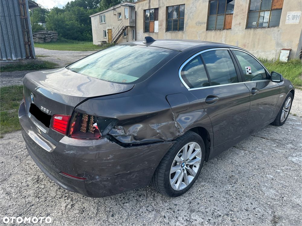 BMW Seria 5 528i - 4
