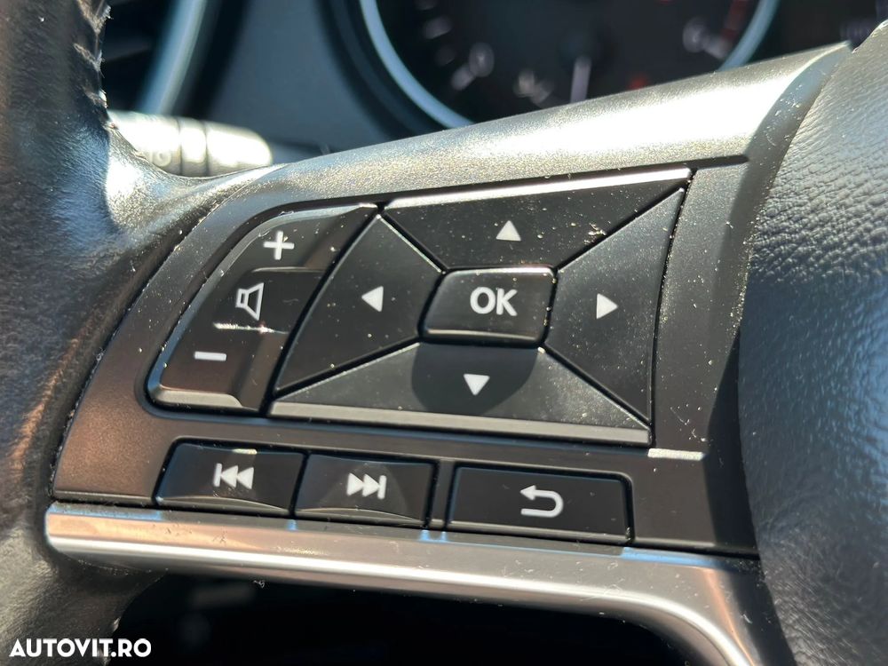 Nissan Qashqai 1.5 DCI Start/Stop N-Connecta - 31
