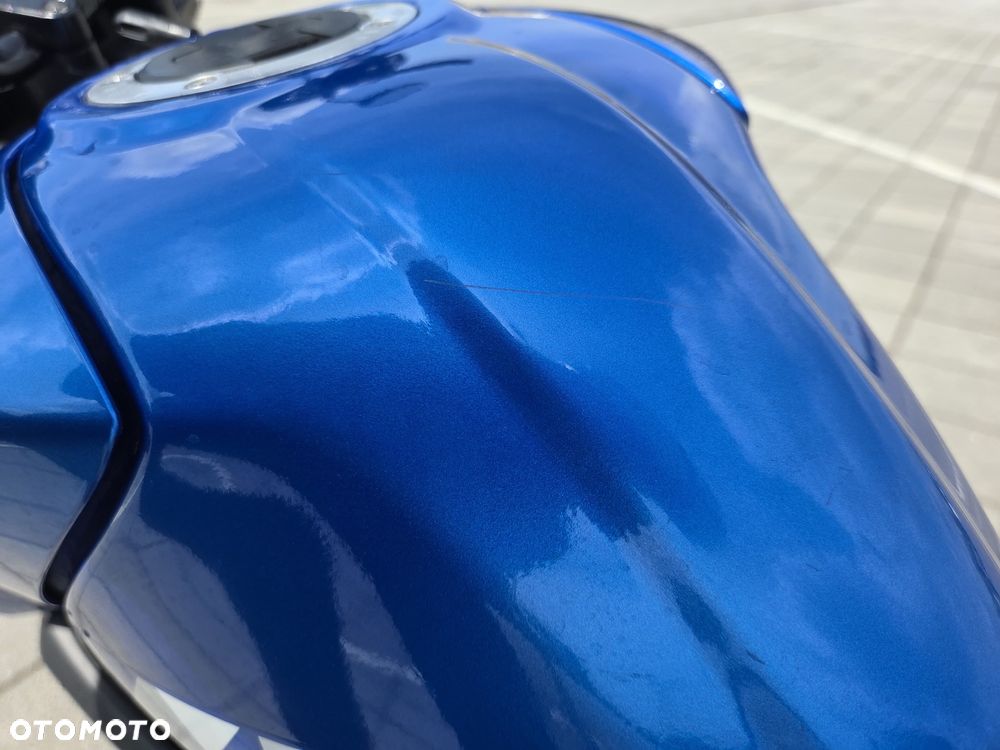 Suzuki GSX - 6
