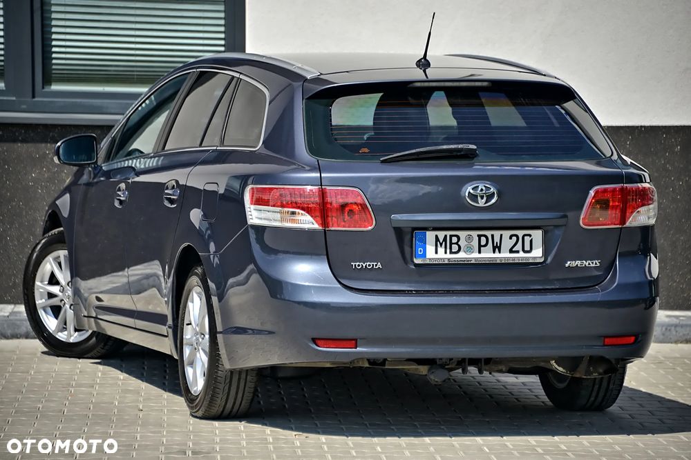 Toyota Avensis 1.6 Premium - 5
