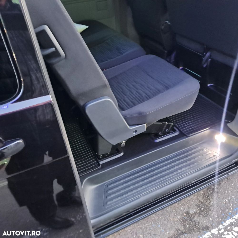 Volkswagen Caravelle LR Comfortline DSG - 11
