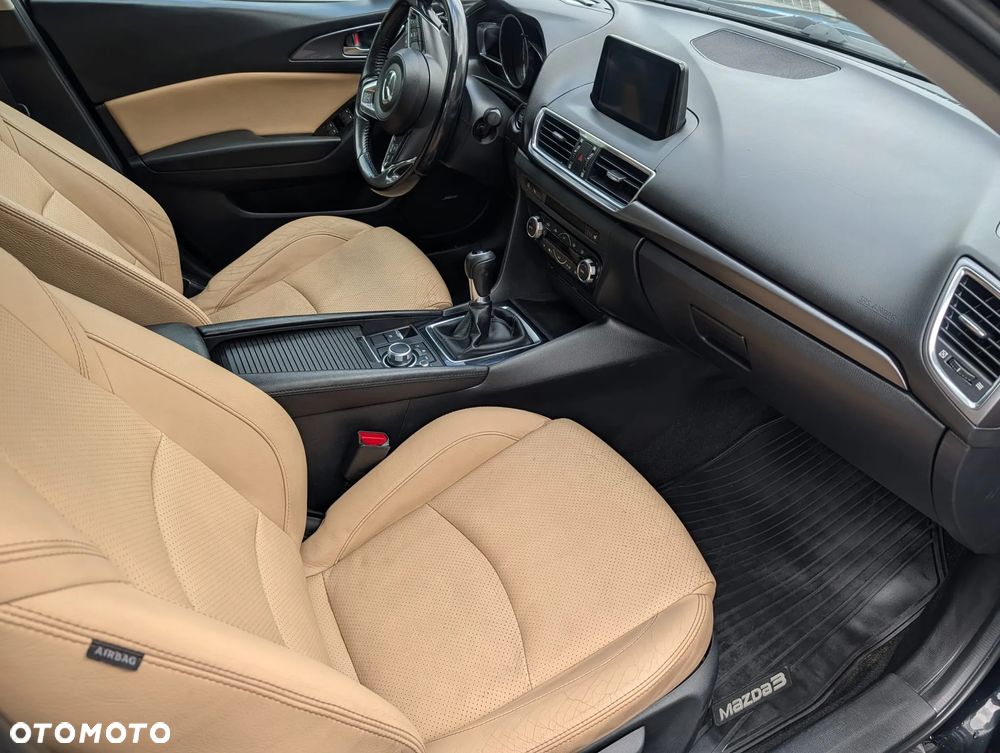 Mazda 3 - 11