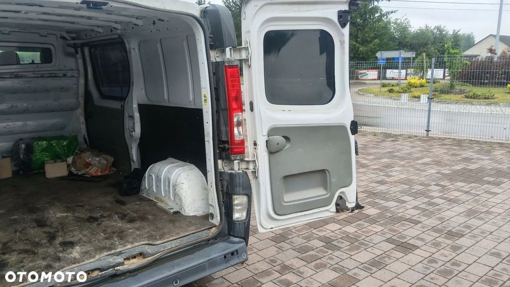 Opel Vivaro - 8