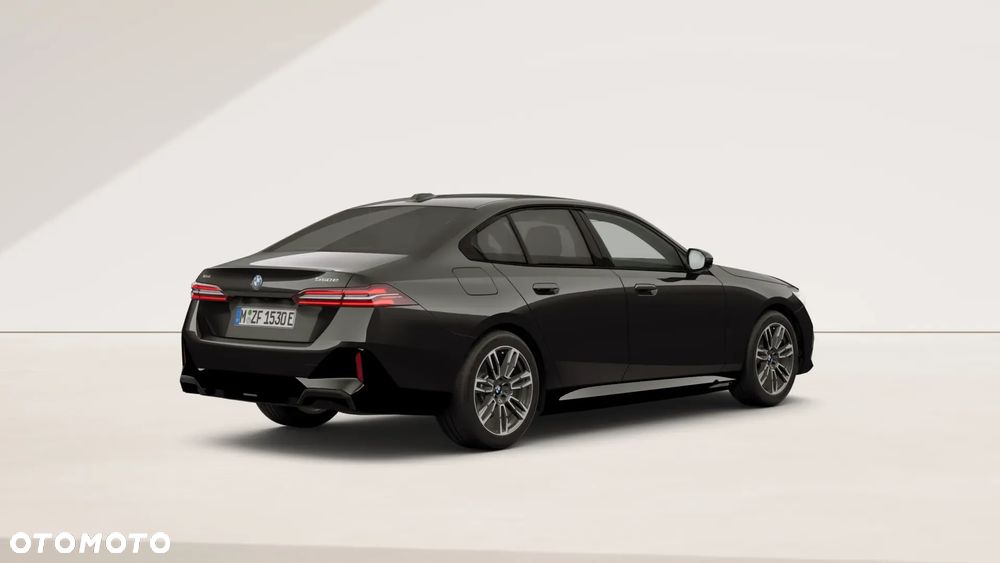 BMW Seria 5 550e xDrive PHEV - 3