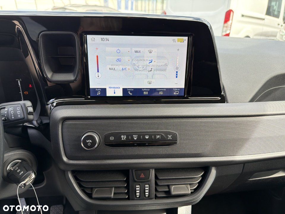 Ford Transit Courier - 23