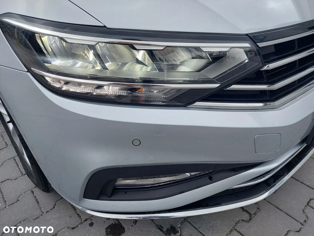 Volkswagen Passat - 36