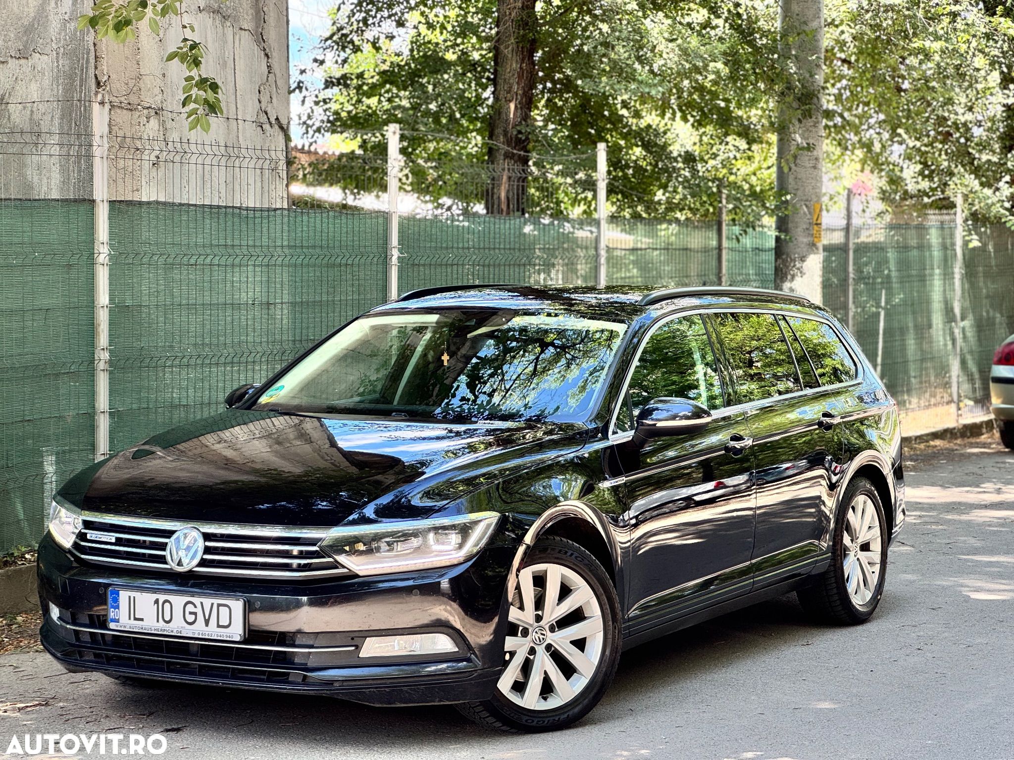 Volkswagen Passat 2.0 TDI DSG Highline - 1