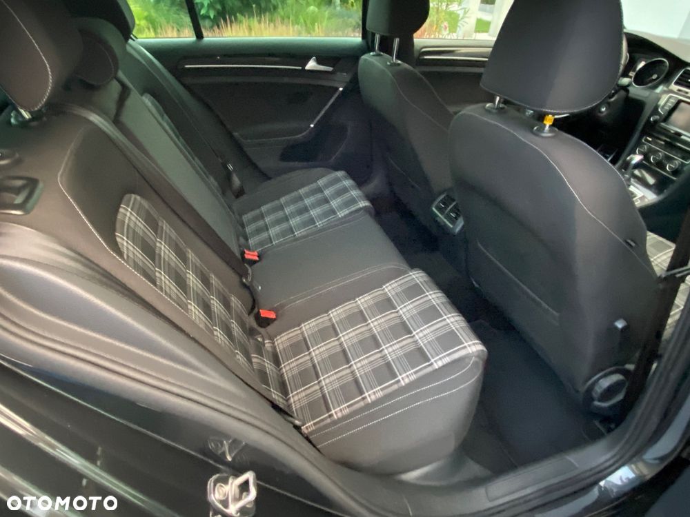 Volkswagen Golf GTD 2.0 TDI SCR DSG - 18