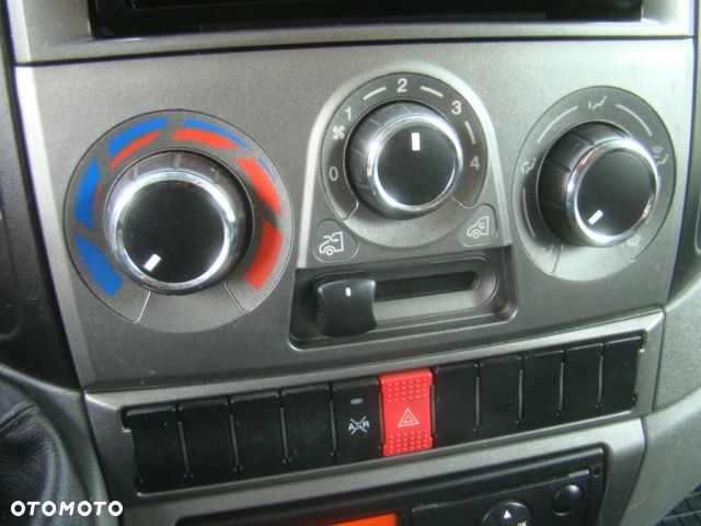 Iveco DAILY 50 C 16 3.0TDI ZWYSZKA 14M PODNOŚNIK KOSZOWY - 28