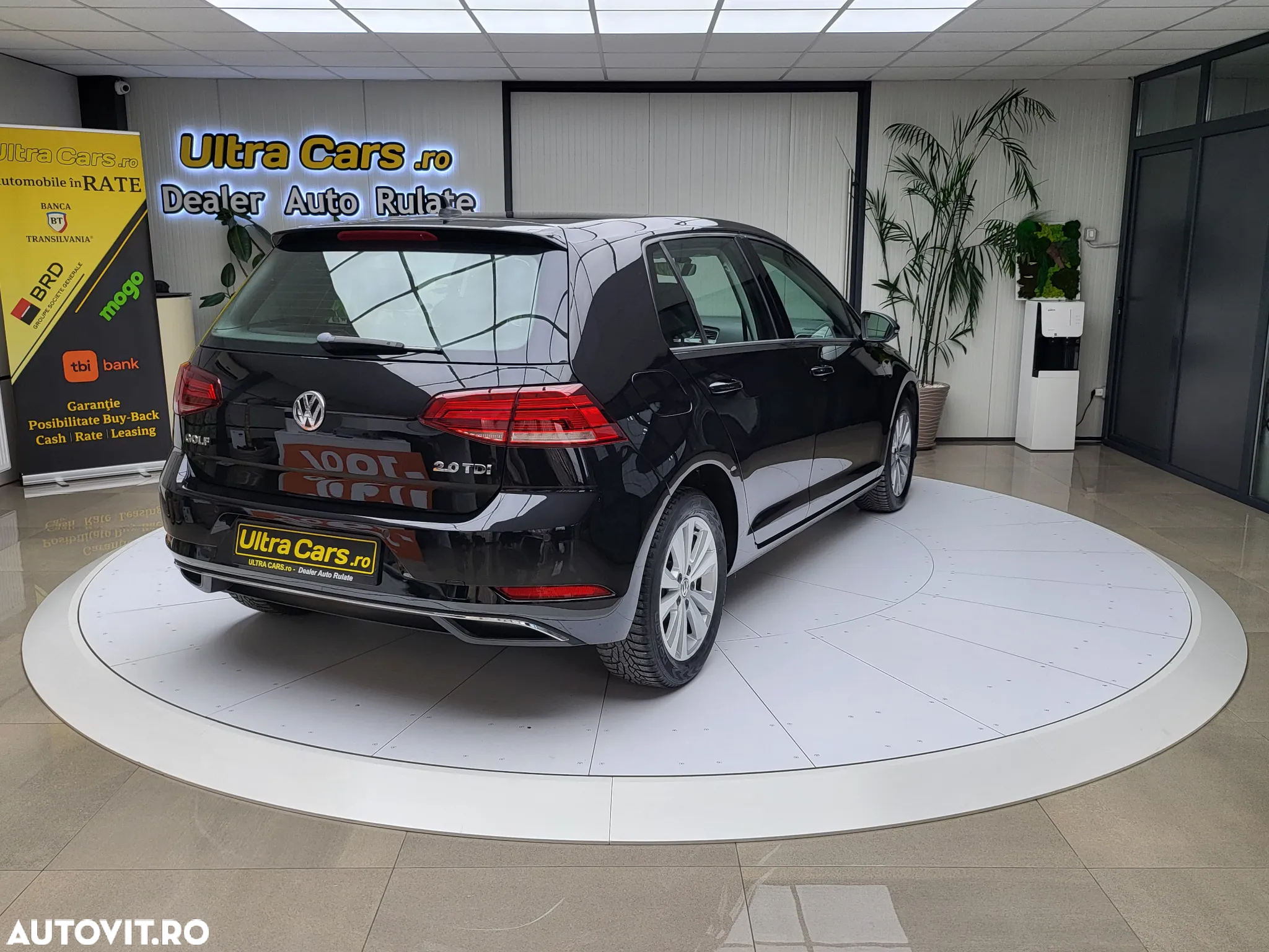 Volkswagen Golf 2.0 TDI DSG Comfortline - 5