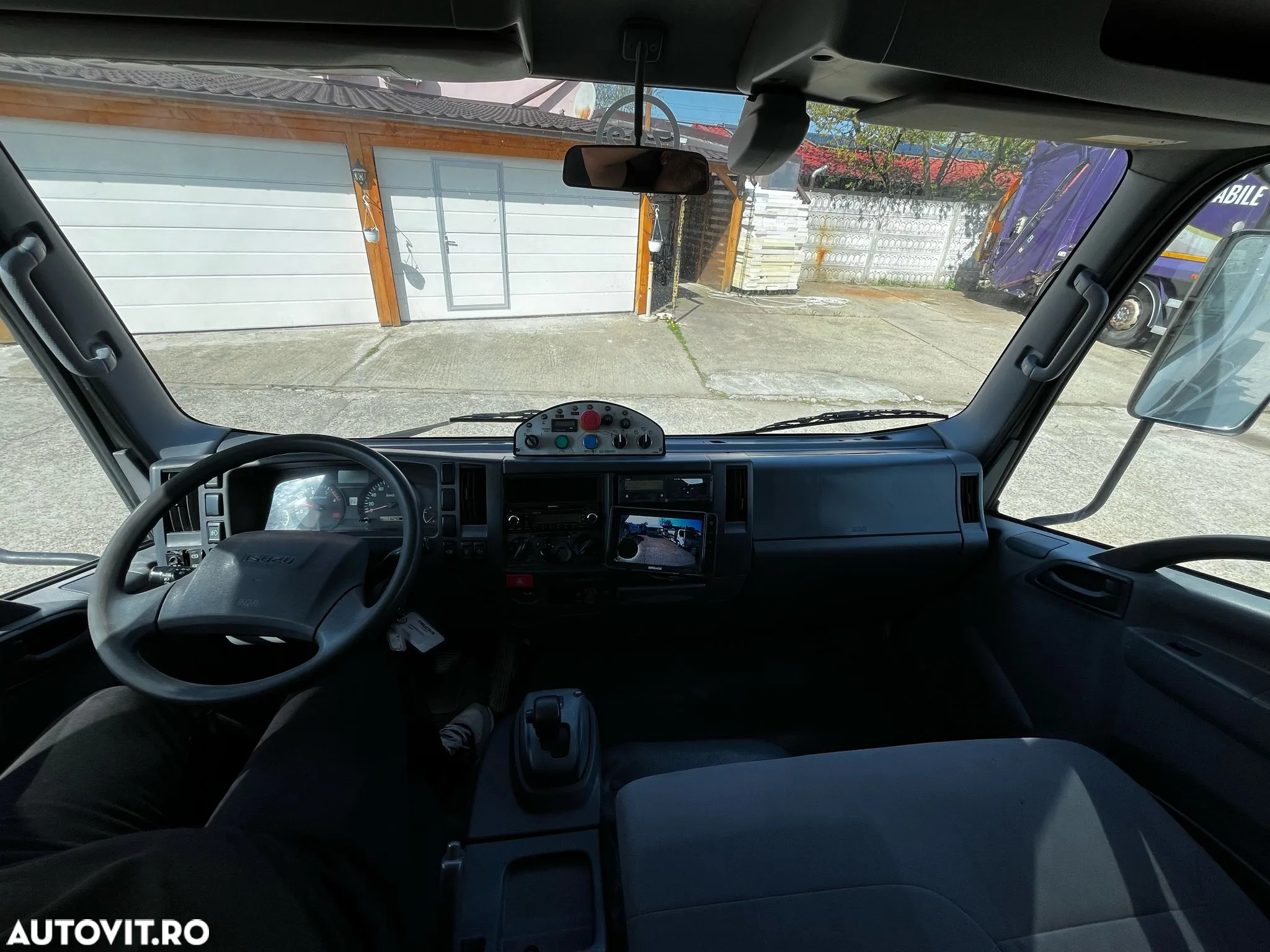 Isuzu P75 - 3