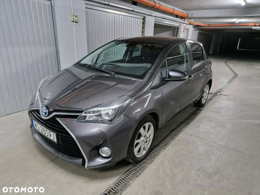 Toyota Yaris Hybrid 100 Premium - 2