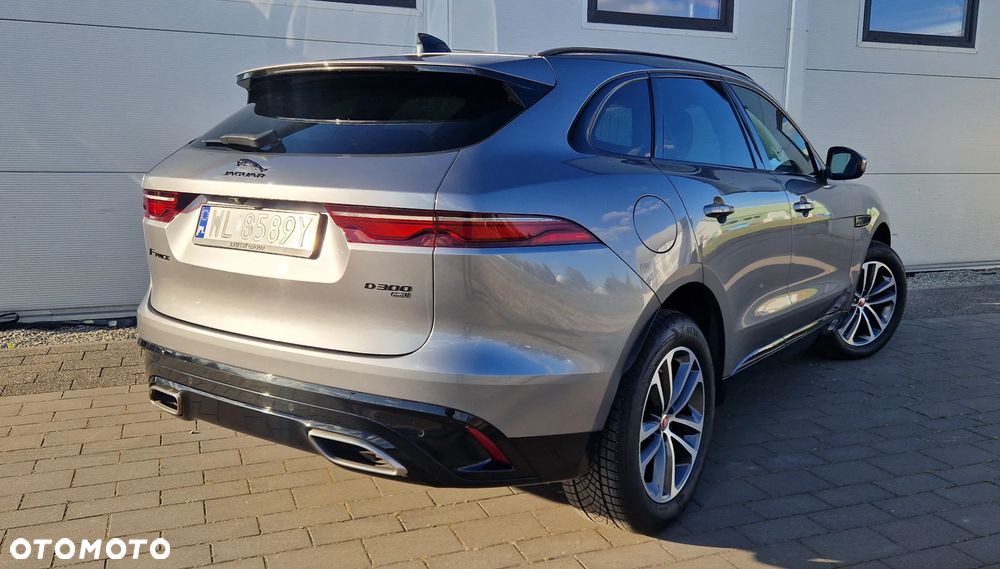 Jaguar F-Pace - 12