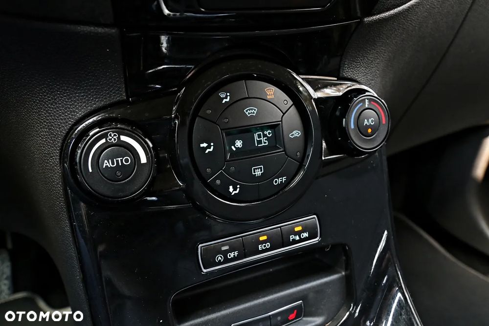 Ford Fiesta 1.0 EcoBoost S&S ACTIVE - 38