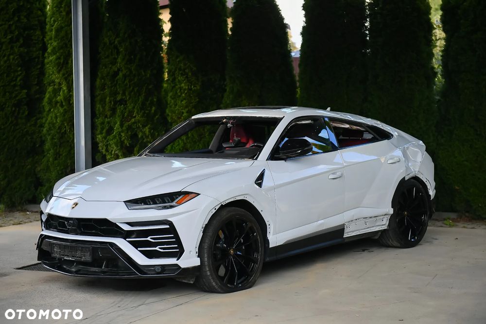 Lamborghini Urus Standard - 25