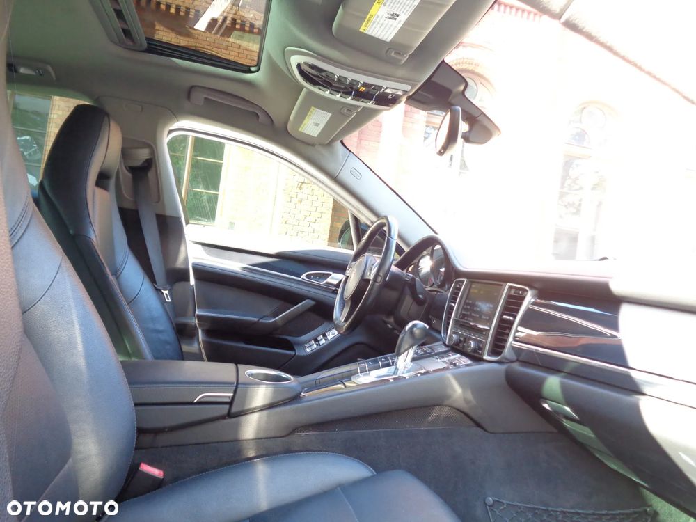 Porsche Panamera 4 - 23
