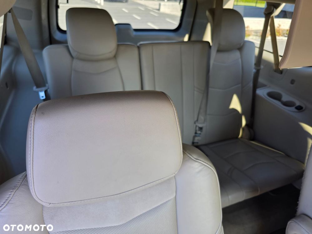 Cadillac Escalade ESV 6.2 V8 AWD AT Premium - 22