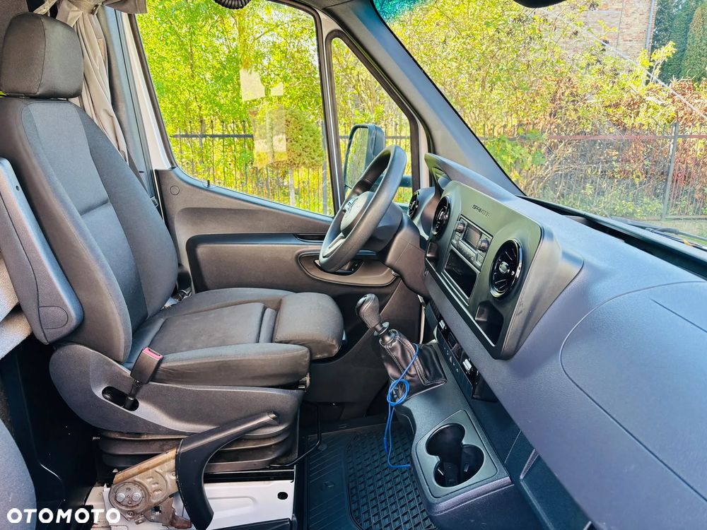 Mercedes-Benz SPRINTER - 10