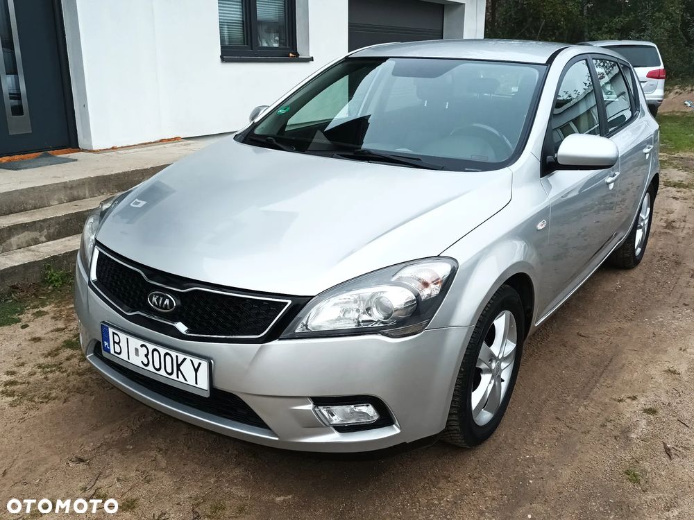 Kia Ceed 2012 photo 3