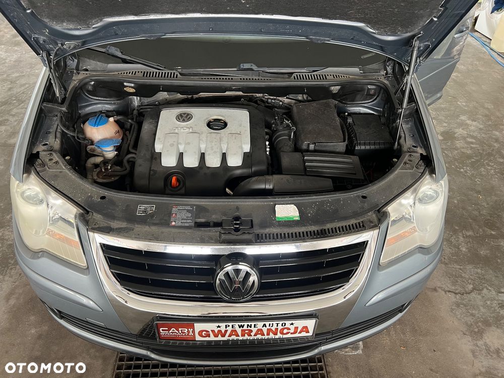 Volkswagen Touran 2.0 TDI DPF BlueMotion Technology Comfortline - 9