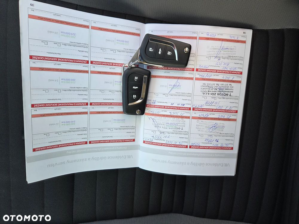 Toyota Auris 1.6 Premium Comfort - 16