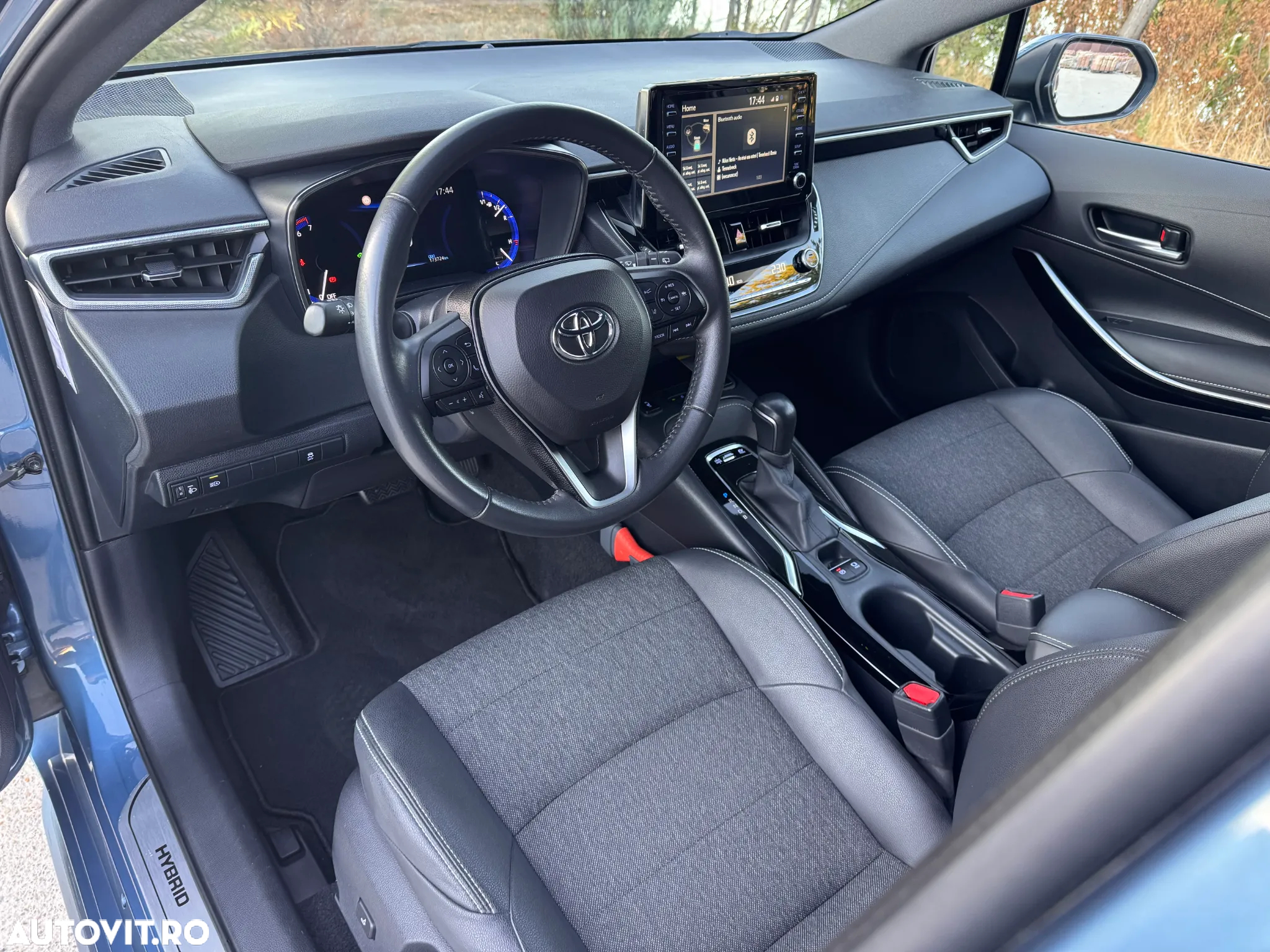 Toyota Corolla Sedan 1.8 HSD Exclusive - 17
