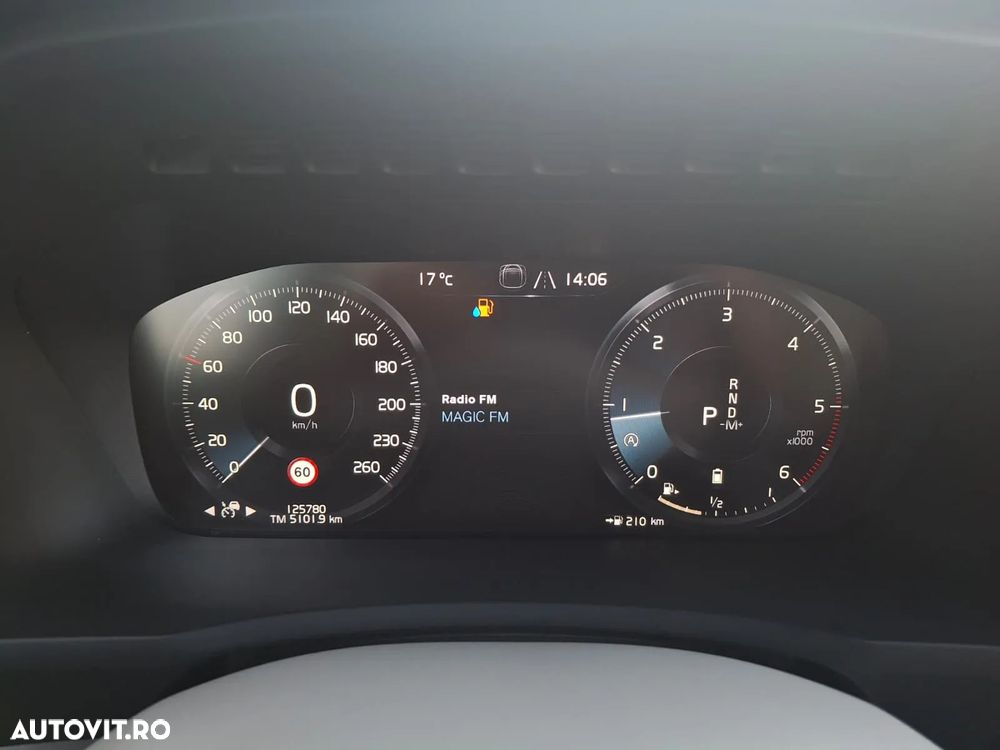 Volvo XC 90 B5 MHEV AWD 7 locuri Momentum - 10