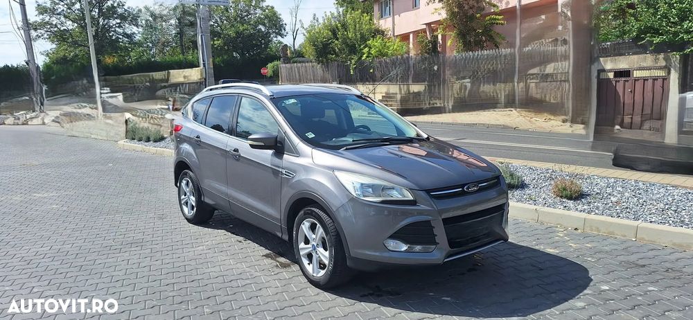 Ford Kuga - 1
