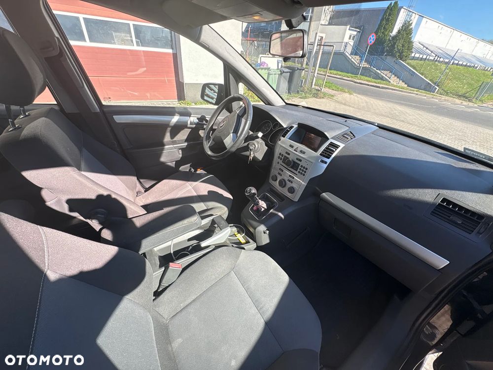 Opel Zafira - 2