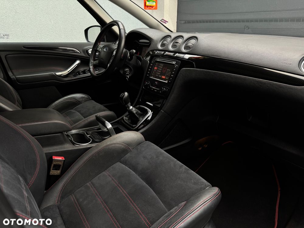 Ford S-Max 2.0 TDCi DPF Titanium X - 27