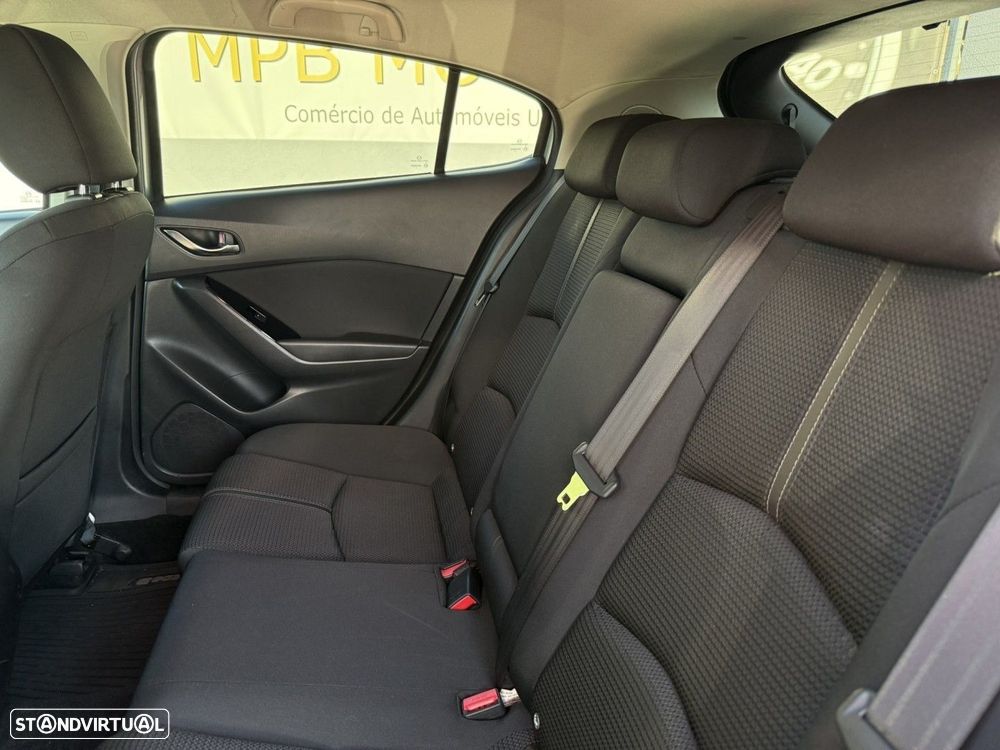 Mazda 3 1.5 Sky-D Excellence Navi - 22