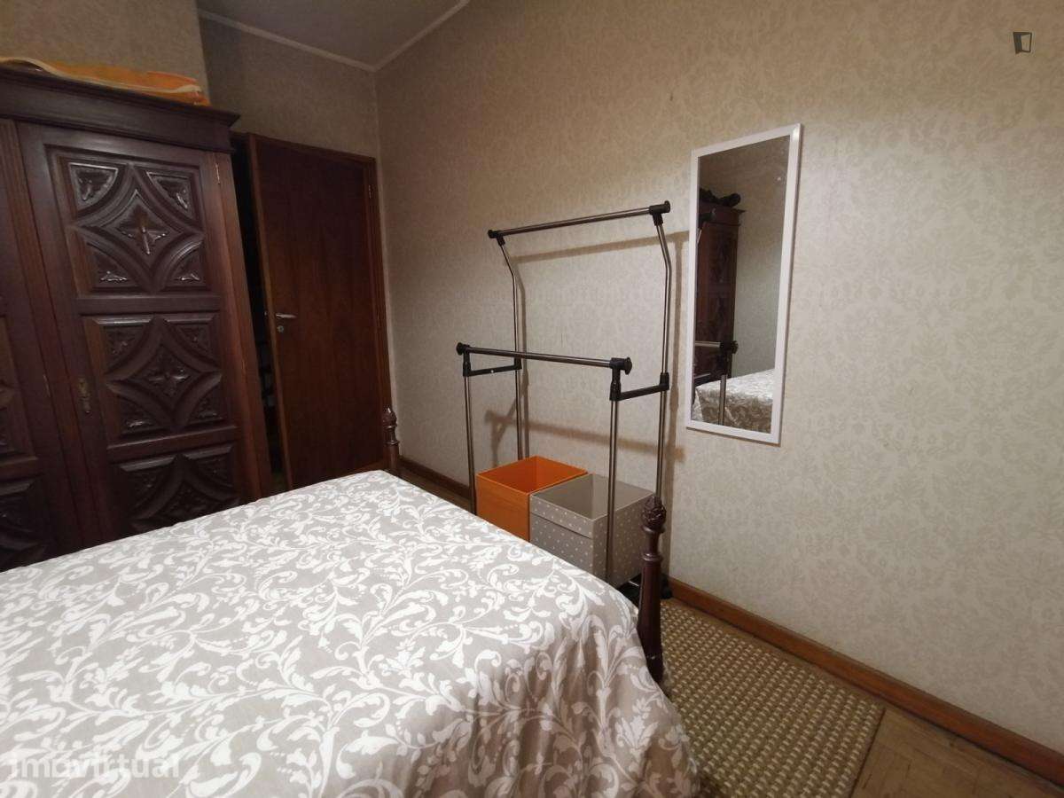 Quarto - localizado em Valongo Porto - Grande imagem: 2/11