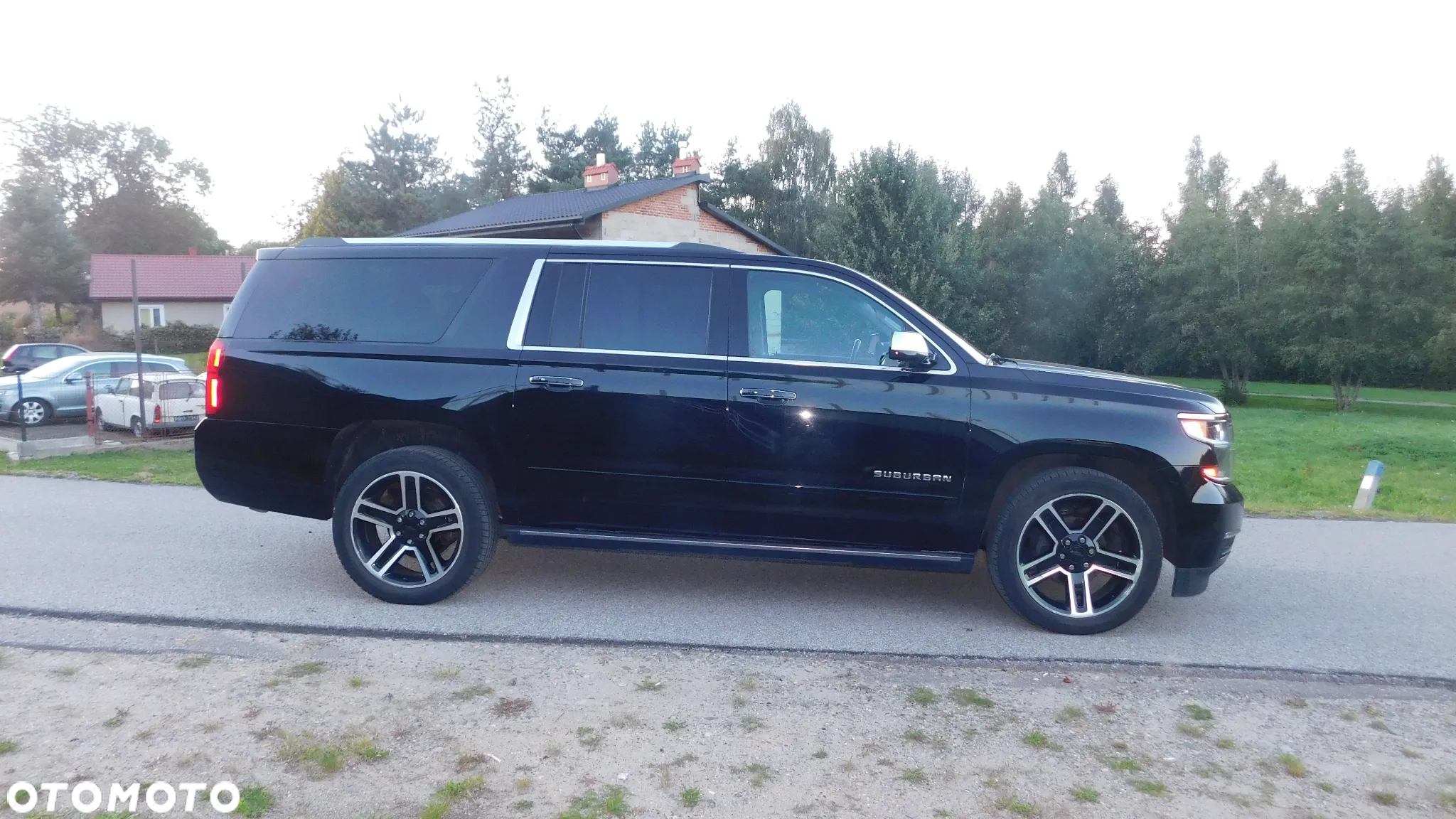 Chevrolet Suburban - 11
