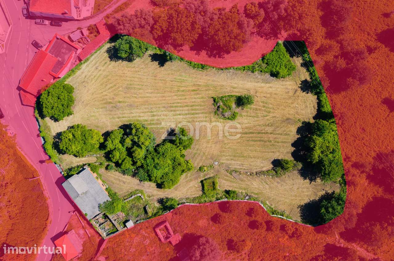 Terreno Urbanizável com Moradia em Barbudo, Vila Verde! - Grande imagem: 2/26