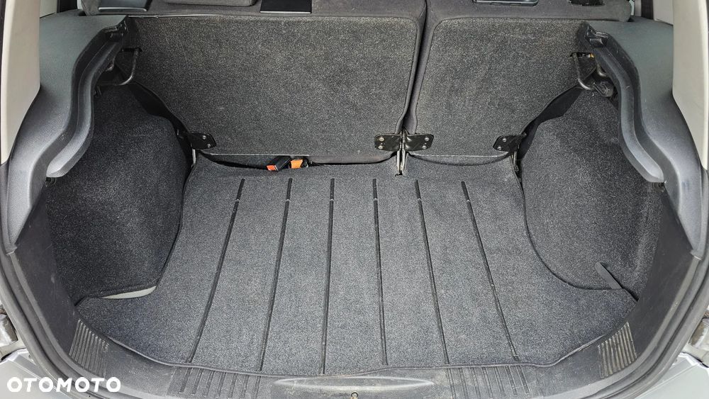 Ford Fusion 1.4 + - 15