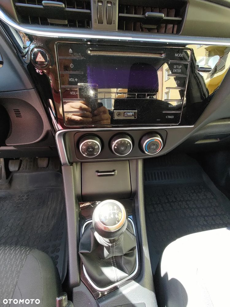 Toyota Corolla 1.6 Active - 5