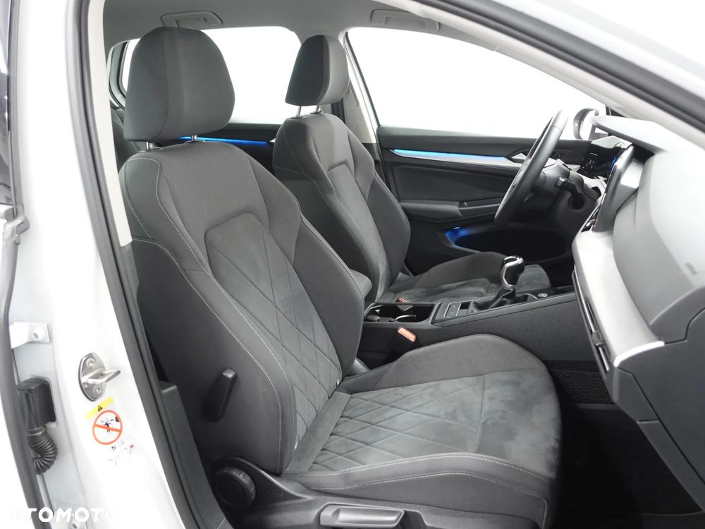 Volkswagen Golf - 25