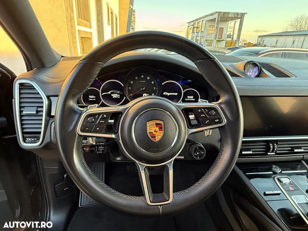 Porsche Cayenne Standard - 9