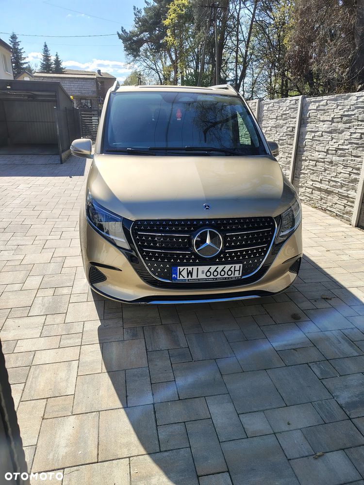 Mercedes-Benz Klasa V 220 d 4-Matic Avantgarde 9G-Tronic (d³ugi) - 2