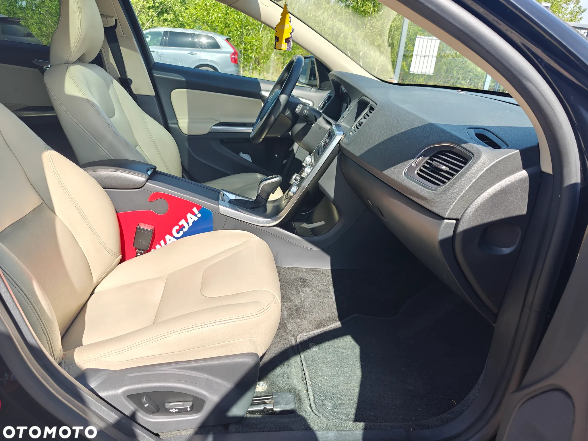 Volvo V60 Cross Country T5 AWD Summum - 14