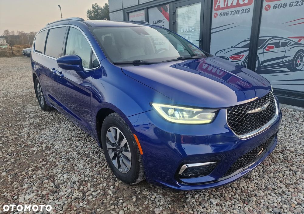 Chrysler Pacifica - 4