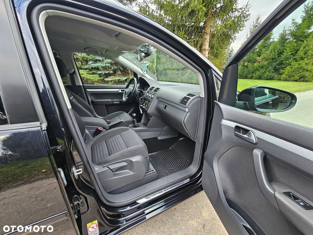 Volkswagen Touran 2.0 TDI DPF Highline - 5