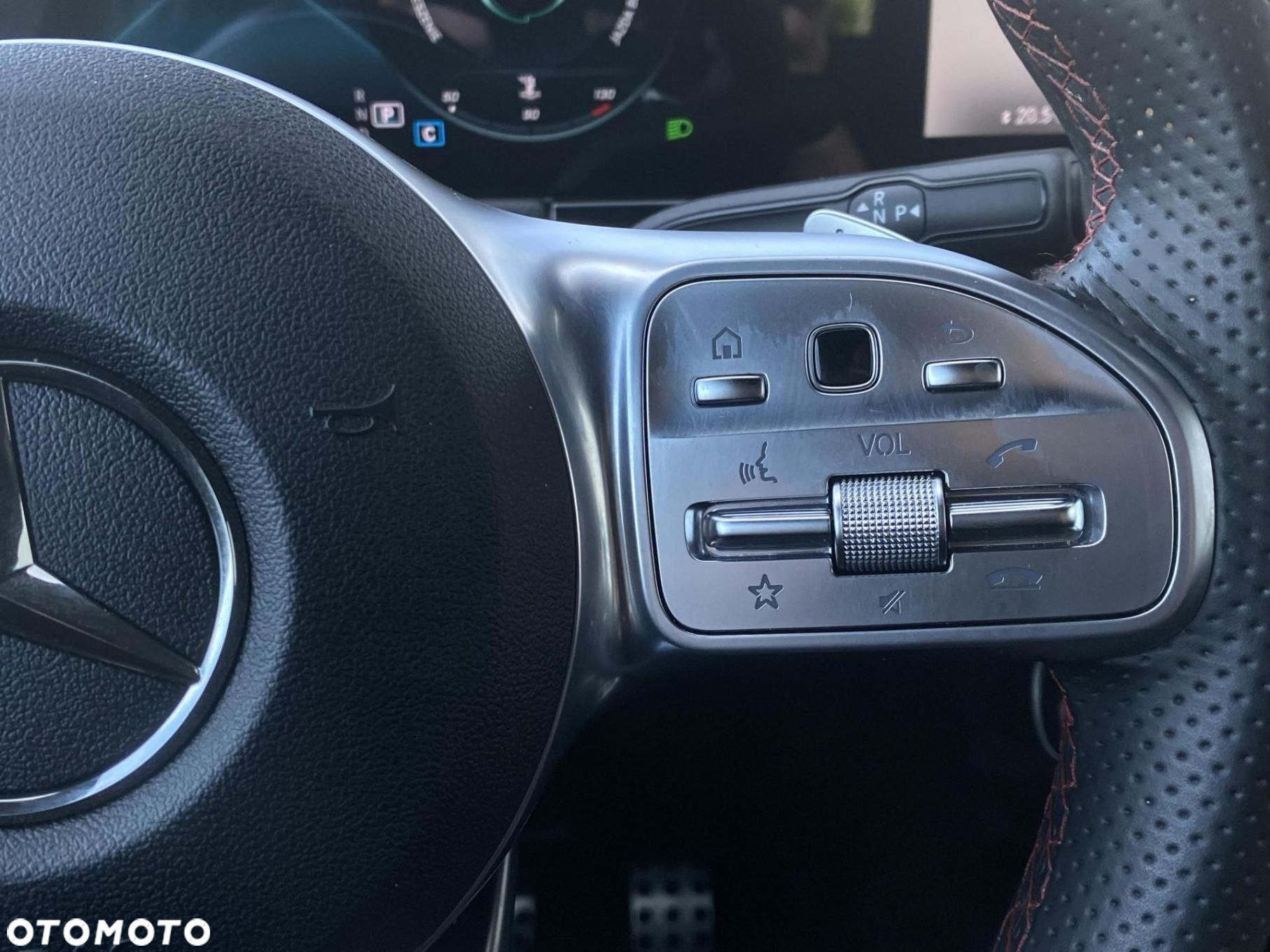 Mercedes-Benz GLA - 18
