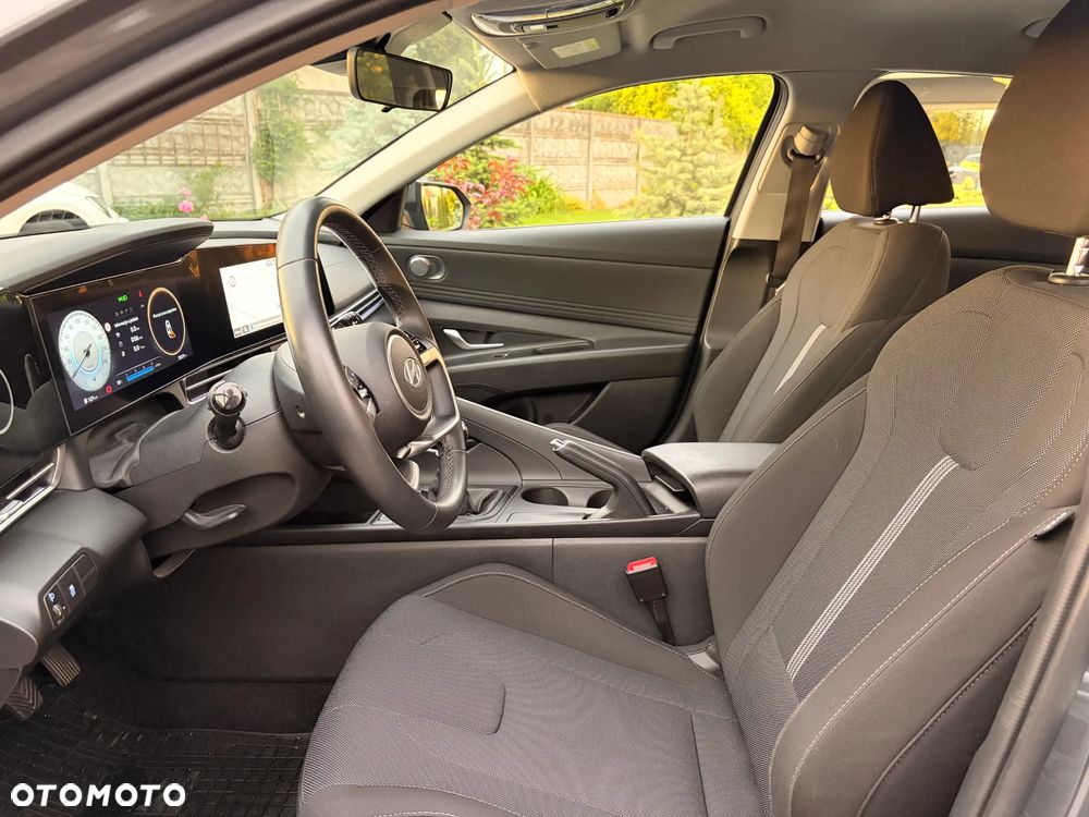 Hyundai Elantra 1.6 Modern - 8