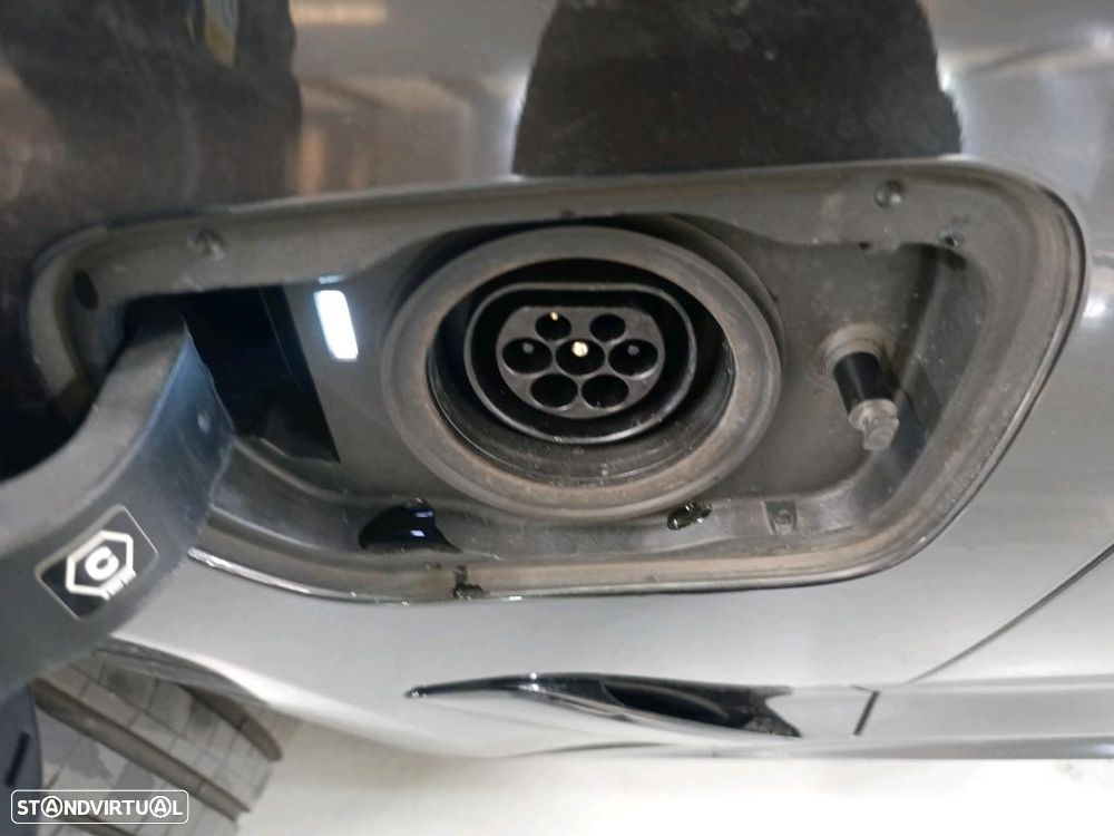 BMW 530 e Pack Desportivo M - 11