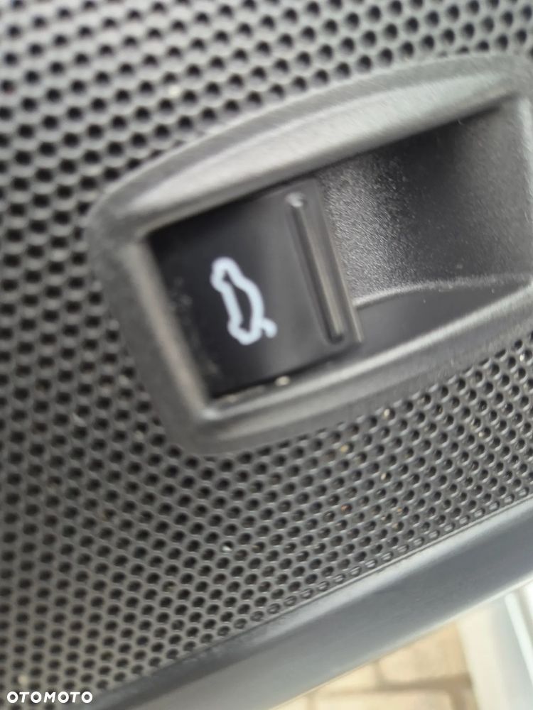 Volkswagen Passat 2.0 Blue TDI SCR Exclusive - 29