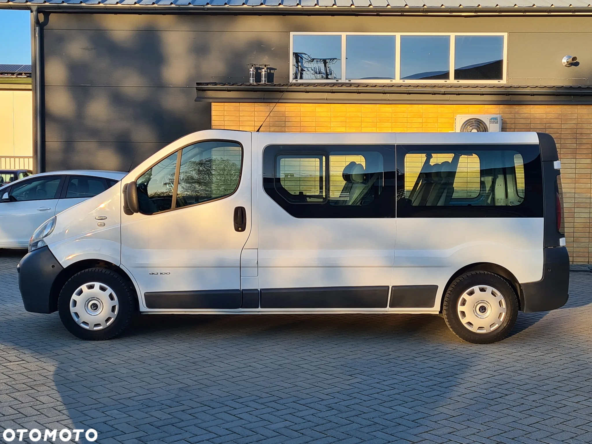 Renault Trafic 1.9 dCi L2H1 - 3